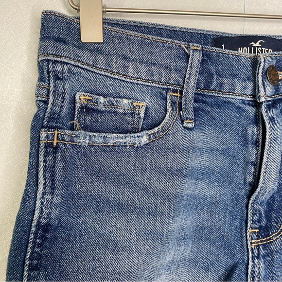 Hollister High Rise Short Short Size 1 - Picture 3 of 7